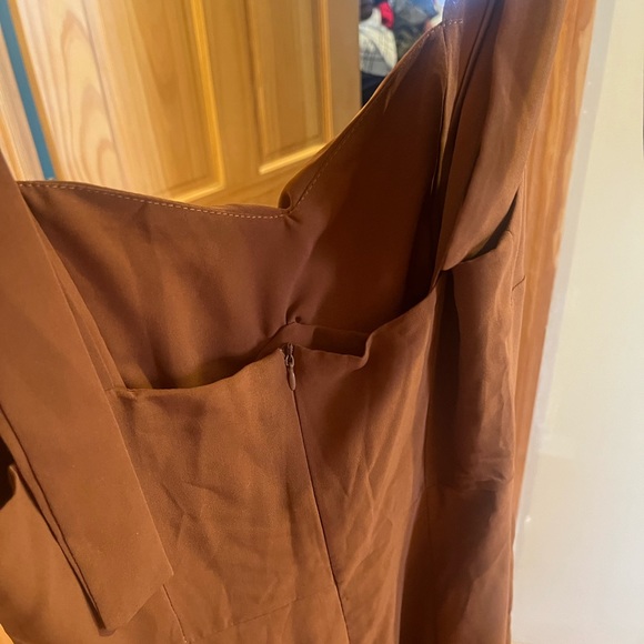 Beautiful brown dress - Picture 7 of 9